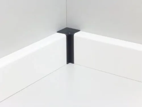 B.S. Bauprogramm Innenecke für Sockelleiste 18 x 50 mm schwarz Ecke Leiste