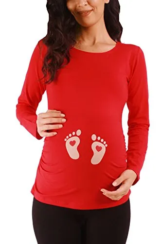 M.M.C. Fußabdrücke Baby mit Herz - Trendiges Umstandsshirt für Schwangere (Rot, Large) - Stylisches Schwangerschaftsshirt mit seitlichen Raffungen für optimalen Sitz. Das weiche Material sorgt für hohen Tragekomfort. Ideal für werdende Mütter, die Mode und Komfort schätzen.