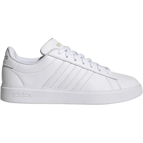 adidas GRAND COURT CLOUDFOAM Sneaker - Sneaker im sportlichen Design inspiriert vom adidas Superstar, mit bequemer Cloudfoam-Dämpfung für optimalen Tragekomfort.