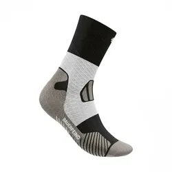 BAUERFEIND Trailrunning-Socken „Trail Run Mid Cut Socks“ - Hochwertige Herren Running-Socken mit Kompression, bieten Stabilität im Sprunggelenk und maximalen Tragekomfort für Trailrunning und unwegsames Gelände.