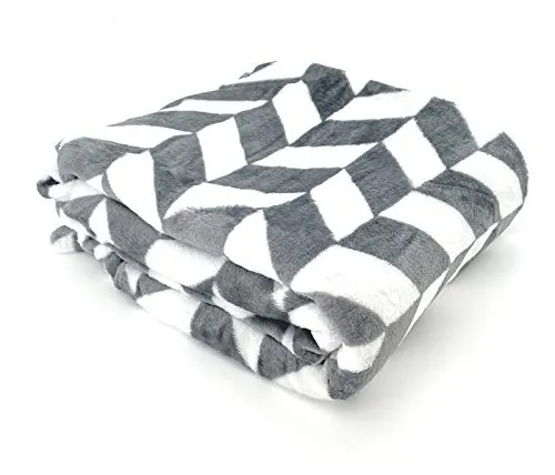 heimtexland ® Kuscheldecke Super Soft Flanell Chevron Raute Wohndecke 200x150 Ethno Decke Anthrazit Grau Typ722