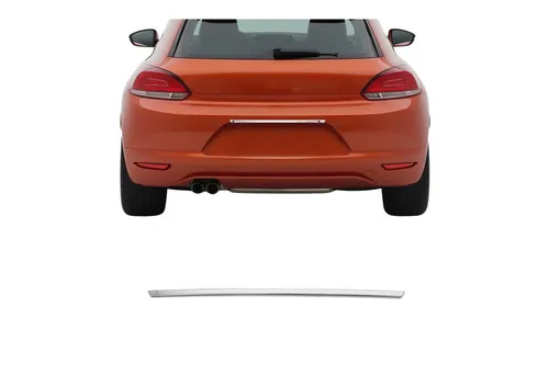 OMAC Zierleisten-Aufkleber Kofferraumleiste für BMW 1er F20 F21 2011-2019 - Hochwertiger Chrom-Aufsatz für den Kofferraum, langlebig und rostbeständig. Einfache Installation und Reinigung, ideal für ein stilvolles Upgrade Ihres Fahrzeugs.