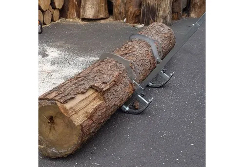 Forest Master Robuster Holzheber für Holzscheite - Holzkörbe: Ideal zum Anheben von Holzscheiten bis 500 mm Durchmesser, ermöglicht präzise Schnitte ohne Neupositionierung.