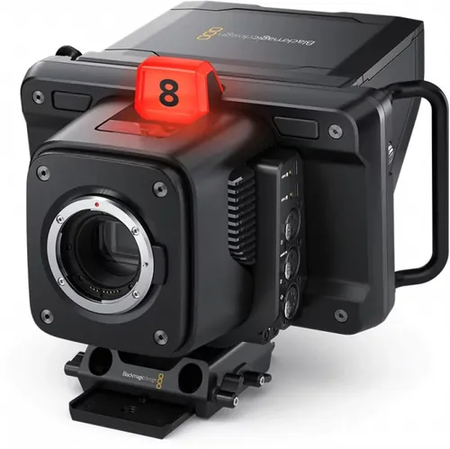 Blackmagic Design Studio Camera 6K Pro - BM-CINSTUDMFT/G2 - Camcorder mit 6K-Super-35 Sensor und EF-Mount, ideal für professionelle Filmproduktionen und Live-Streaming.