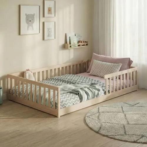 Montessori Kinderbett 120x200 cm mit Rausfallschutz - Betten: Hochwertiges Bodenbett aus EU-Produktion, fördert selbstständiges Ein- und Aussteigen nach Montessori-Prinzipien und bietet individuellen Rausfallschutz.
