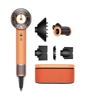 Dyson Supersonic Nural Ceramic Apricot Haartrockner - Innovativer Haartrockner mit automatischer Temperaturanpassung für schonendes Trocknen. Er bietet eine konstante Zieltemperatur und schützt die Kopfhaut. Ideal für ein glänzendes Haarfinish.