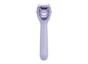 GESKE SmartAppGuided™ MicroNeedle Face Roller 9 in 1 mit Rosenquarz - Toninggerät für das Gesicht mit Anti-Aging-Massage, steigert die Kollagenproduktion und ermöglicht tiefere Aufnahme von Pflegeprodukten. Inklusive magnetischem Ladekabel und 3 austauschbaren Aufsätzen.