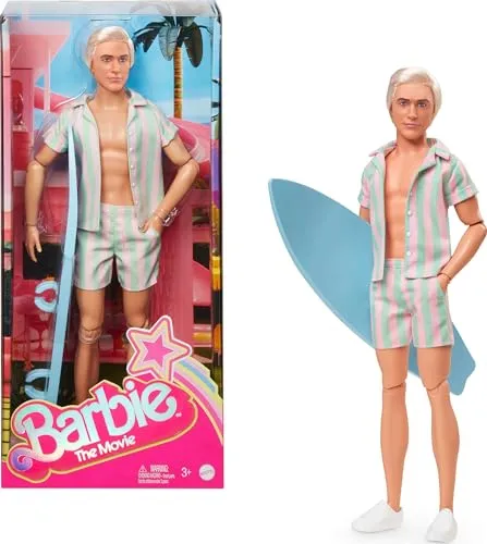 Barbie Ken-Puppe zum Barbie-Spielfilm mit gestreiftem Strand-Outfit - Puppen & -Spielsets, ideal für Fans des Barbie-Spielfilms mit einem stylischen, gestreiften Strand-Outfit und 5 Zubehörteilen für kreatives Spielen.