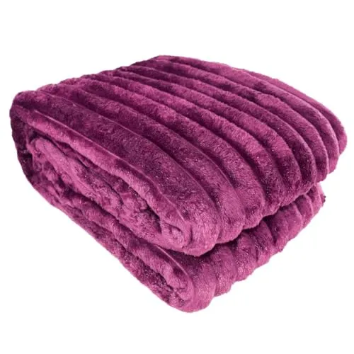 Wohndecke Kuscheldecke Cordoptik 150 x 200 cm in lila von Marabella