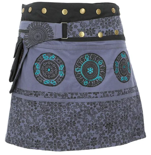 Wickelrock Mandala Patchwork - graublau - Röcke aus 100% Baumwolle, fair gehandelt in Nepal. Dieser kurze, mittelhohe Wickelrock begeistert mit seinem Ethno-Stil und ist perfekt für jede Jahreszeit.