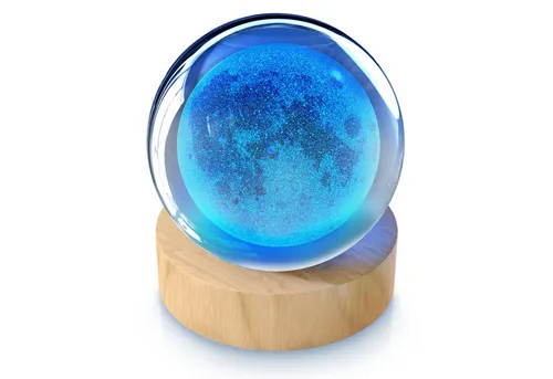 MyBeo LED Dekolicht 3D Glaskugel, Leuchtende Kristallkugel mit Gravur, Nachtlicht Skulptur, Farbwechsel, LED fest integriert, Farbwechsler, RGB LED, K9 Kristall, 6 cm ⌀, Holzsockel, geringer Energieverbrauch