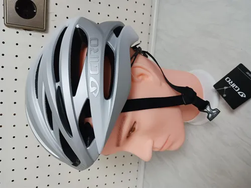 Giro Syntax Helm 55 - 59 cm - Fahrradhelm für optimalen Schutz und Komfort, ideal für Radfahrer mit Kopfumfang 55-59 cm.