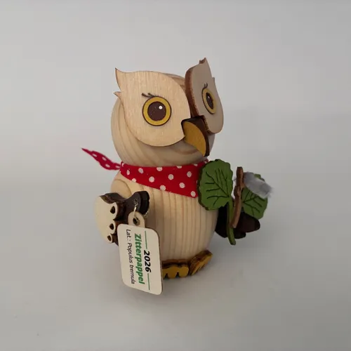 Kuhnert Minieule Zitterpappel 3734 - Handgefertigte Holzkunst aus dem Erzgebirge - Schöne Deko für jedes Zimmer, ca. 7 cm hoch, mit Holzsockel. Ideal als Sammlerstück oder Geschenk für besondere Anlässe. Handarbeit aus Deutschland.