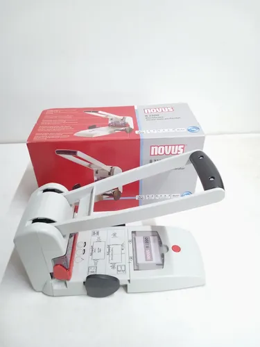 novus Registraturlocher B 2200 lichtgrau - Leistungsstarker Profi-Locher für bis zu 200 Blatt, komfortabel und sicher im Einsatz