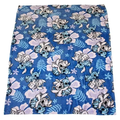 Aymax Disney Lilo & Stitch Kuscheldecke 110x150 cm – Flauschige Decke für Kinder & Fans – Flanell aus 100 % Polyester – Stitch & Angel Motiv – Sofadecke Schlafdecke