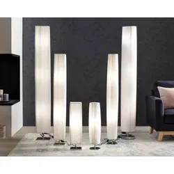 SalesFever Stehlampe Emilie - Moderne Stehlampe für Innenräume mit elegantem Plissee Lampenschirm in Weiß, ideal zur individuellen Gestaltung Ihres Wohnraums. Leuchtmittel nicht enthalten, E27 Fassung.