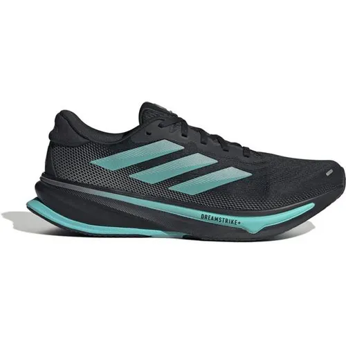 ADIDAS Herren Laufschuhe MERCEDES - AMG PETRONAS FORMULA ONE TEAM Supernova Rise 2 M - Offizieller Laufschuh des Mercedes - AMG Petronas Formula One Teams. Die innovative Dreamstrike+ Zwischensohle und die Adiwear Außensohle bieten höchsten Komfort beim Laufen. Hergestellt aus mindestens 20 % recycelten Materialien.