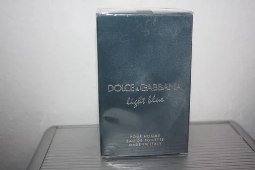 Dolce & Gabbana Light Blue Pour Homme Eau de Toilette 75 ml - Herrendüfte mit mediterranem Flair, der Duft vereint frische Zitrusnoten mit maskulinen Aromen und sorgt für ein selbstbewusstes Auftreten.