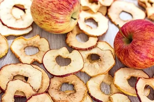 Premium Getrocknete Apfelringe – 100% Natur Trockenfrüchte, Ohne Zuckerzusatz, Ohne Schwefel, Ohne Zusatzstoffe – Knusprige Apfelscheiben – Gesunder Snack für Zwischendurch (500 g)
