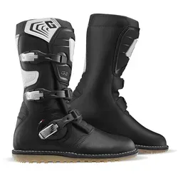 Gaerne Balance Pro Tech Motorradstiefel 42, schwarz - Motorradstiefel mit Gummi-Sohle für optimalen Grip und einfachem An- und Ausziehen dank Klett- und Ratschenverschluss.