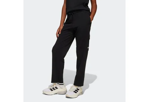 ADIDAS Kinder Hose Essentials Kids - Modische Hosen für Kinder aus weichem French Terry, mit zahlreichen Taschen für wichtige Kleinigkeiten und aus mindestens 70 % recycelten Materialien für Nachhaltigkeit.