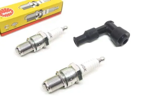 2x NGK Zündkerze BR7ES + 90° Zündkerzenstecker passend für CPI Hussar, Sachs Speedforce, Kreidler, Keeway Easy RY6 F-Act uvm. Roller/Scooter – Wasserdicht und entstört