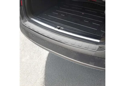 OMAC Ladekantenschutz AUDI K-1123094 - Edelstahl-Ladekantenschutz für AUDI, chromfarben und aufklebbar, schützt den Kofferraumrand vor Kratzern und sorgt für eine elegante Optik.