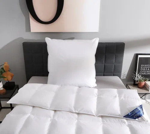 Otto Keller Gänsedaunenbettdecke + Kopfkissen Bella - Bettwaren-Set in 135x200 oder 155x220 cm, mit 90% Gänsedaunen für höchsten Schlafkomfort und GRATIS Schlafspray für eine entspannende Nachtruhe.