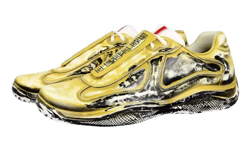 Prada Bekleidung & Accessoires von Prada