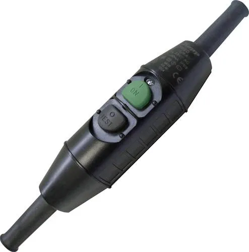 Kopp Personenschutz-Zwischenschalter 230V Schwarz IP55 - PRCD-2P, 2-polig schaltend mit Nennfehlerstrom 0,03A für optimalen Personenschutz, ideal für den Einsatz in feuchten Umgebungen.