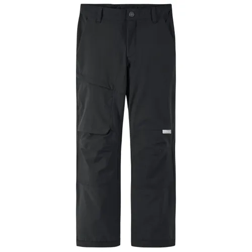 Reima Sampu Regenhose schwarz 122 cm für Kinder - Die Reima Sampu Regenhose bietet optimalen Schutz bei jedem Wetter. Mit über 10.000 mm Wassersäule und atmungsaktivem Material bleibt Ihr Kind trocken und bequem. Strapazierfähig und individuell anpassbar – ideal für aktive Abenteuer!