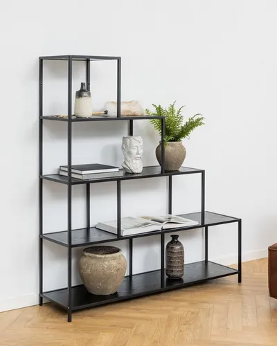 AC-Design Bücherregal Seaford, schwarz, 5 Ebenen - Stufenregal im Industrial-Design aus Metall und MDF-Holzwerkstoff, mit 5 höhenverstellbaren Fachböden und 31 kg Tragkraft pro Boden – perfekt für modernes Wohnen.