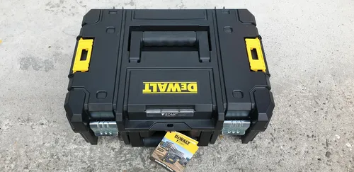 DEWALT Transportkoffer N279261 mit Einsatz N450869 für DCG414 - Kategorie: Schleifmaschinen, praktischer Transportkoffer mit maßgeschneidertem Einsatz für den DCG414 Winkelschleifer, ideal für sichere Aufbewahrung und einfachen Transport.