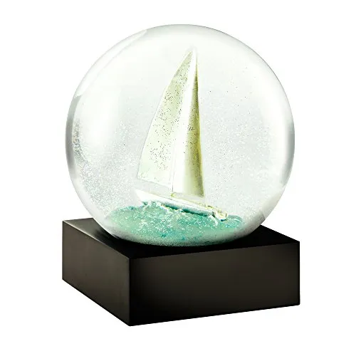 Cool Snow Globes Schneekugel Sailboat - Skulpturen mit magischen Schneekugeln, die faszinierende Fantasiewelten zeigen – ideal als dekoratives Element oder Spielzeug für Groß und Klein.