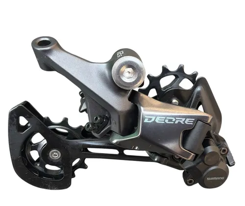 Shimano 105 RD-R7100 Schaltwerk - Gangschaltung für Rennräder, 12-fach mechanisch mit Shadow RD Kettenstabilisator für optimale Stabilität und präzise Gangwechsel, ideal für anspruchsvolle Strecken.