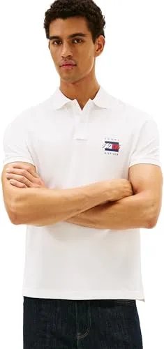 Tommy Hilfiger Poloshirt FLAG GRAPHIC PIQUE regular fit - Stylisches Poloshirt »FLAG GRAPHIC PIQUE« von Tommy Hilfiger, ideal für Freizeit und Sport. Der atmungsaktive Piqué-Stoff sorgt für hohen Tragekomfort, während der Polokragen vielseitig getragen werden kann. Perfekt kombinierbar für jeden Anlass!