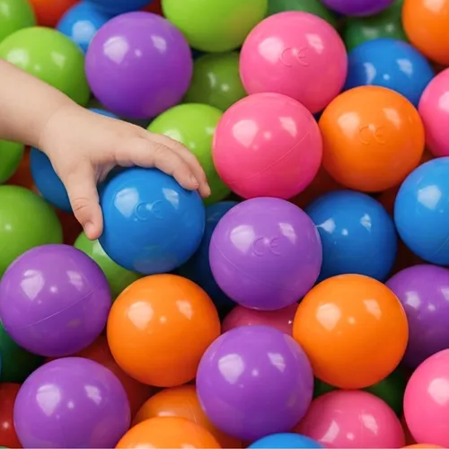 Bunte Bälle für Bällebad - 350 Stück - Ideal für Kinderzimmer und Spielzimmer: 350 extra robuste Bälle mit 5,5 cm Durchmesser. Strapazierfähig und vielseitig einsetzbar, sorgen sie für stundenlangen Spielspaß.