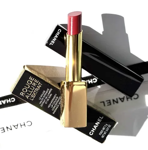 Chanel Rouge Allure L'xtrait 824 Rose Invincible von CHANEL