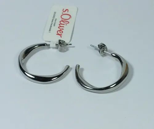 S.Oliver Creolen Edelstahl 25 mm - Elegante 25 mm Creolen aus hochwertigem Edelstahl, ideal für jeden Anlass und zeitlos im Design. Perfekt für stilbewusste Frauen.