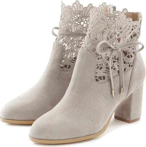 LASCANA High-Heel-Stiefelette, Damen, Gr. 39, grau - Modische Stiefelette mit Spitze und bequemem Blockabsatz (7 cm) für stilvolle Auftritte. Ideal für Freizeit und besondere Anlässe, aus hochwertigem Textilmaterial.