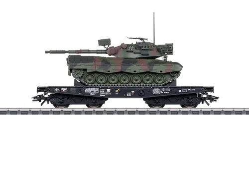 Märklin 48879 Flachwagen mit BW Leopard 1A1 - Güterwagen für Spur H0, ideal für Modellbahn-Enthusiasten. Detailgetreue Ausführung des Leopard 1A1 im DB-Design, perfekt für Epoche IV.