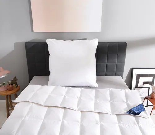 Otto Keller Gänsedaunenbettdecke + Kopfkissen Bella - Bettwaren-Set in 135x200 oder 155x220 cm, ideal für Allergiker, mit 90% Gänsedaunen, inklusive GRATIS Schlafspray für erholsamen Schlaf.