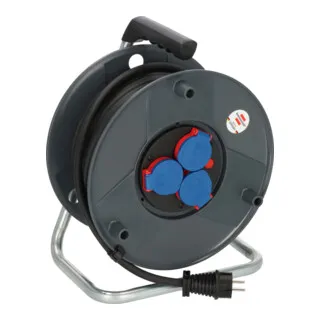Kabeltrommel IP44 30m H07RN-F 3G2,5 - Spritzwassergeschützt - Kabeltrommel für anspruchsvolle Anwendungen, mit 3 spritzwassergeschützten Steckdosen und Überhitzungsschutz. Ideal für Baustellen und Outdoor-Einsätze.