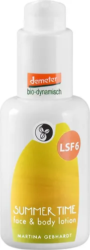 Martina Gebhardt Summer Time Face & Body Lotion 30 ml - Feuchtigkeitsspendende Bodylotion mit leichtem Tönungseffekt, ideal für gereizte Haut. Enthält natürlichen Lichtschutzfaktor 6 und pflegt mit wertvollem Aloe Vera und Sanddornextrakt.