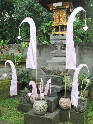 Balifahne Bali Garten Fahne Garten-Fahne hell Rosa 120cm mit Stange Bambusstab