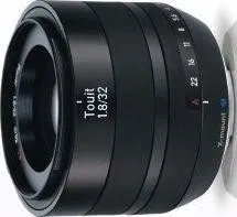 ZEISS Touit 1.8/32 X - Hochwertiges Weitwinkelobjektiv - Objektive für beeindruckende Bildqualität und kreative Freiheit, ideal für Reisefotografie und Landschaftsaufnahmen.