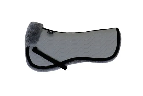 Engel Reitsport Sattelkissen SAKIS1 Lammfell & Baumwollsteppstoff M - Hochwertiges Sattelkissen in Grau/Silber (M, 16-17,5 Inch) für optimalen Komfort beim Reiten, kombiniert mit Lammfell und strapazierfähigem Steppstoff.