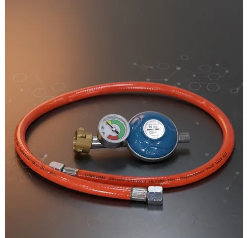 Feel2Home Gasgrill Gas Schlauch + Druckminderer mit Manometer - Grills, ideal für sicheres Grillen mit Propan oder Butan, inklusive Manometer für optimale Druckkontrolle und 2 Jahre Herstellergarantie.