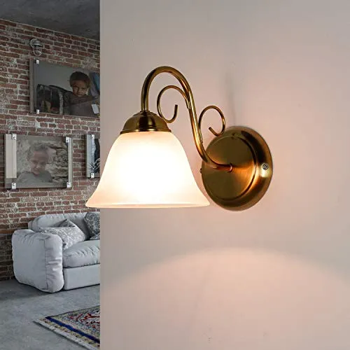 Elegante Wandleuchte ATHEN in Messing - Rustikale Wandleuchte für stilvolle Innenräume, ideal für Wohnzimmer und Schlafzimmer. Aus hochwertigem Metall und Glas gefertigt, sorgt sie für warmes Licht und eine gemütliche Atmosphäre.