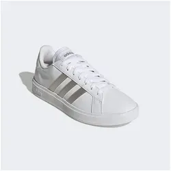 adidas Damen Grand TD Lifestyle Court Casual Shoes - Damen-Sneaker in Cloud White, reguläre Passform und aus hochwertigem Synthetikleder für optimalen Tragekomfort und Stil.